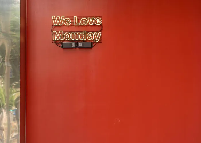 Monday Mansion ホテル